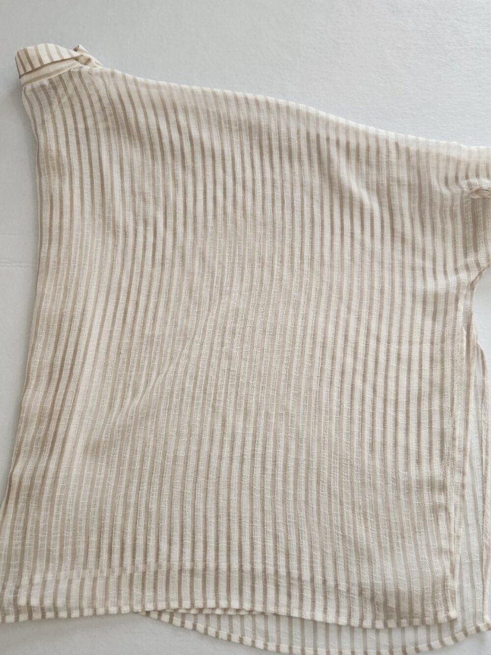 Chicos Marla Wynne Beige And White Flowy dolman sleeve shear blouse size large - Picture 8 of 8